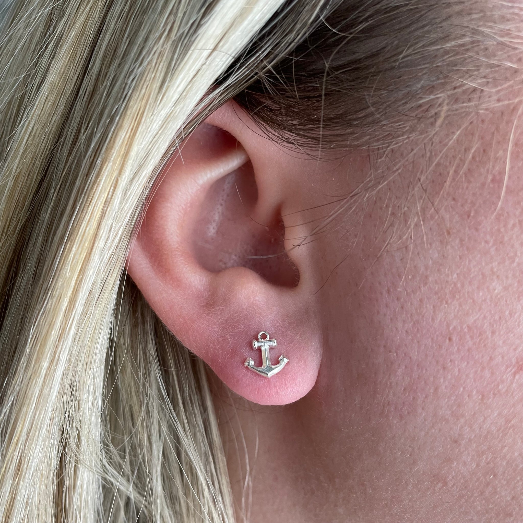 SILVER ANCHOR EARRINGS