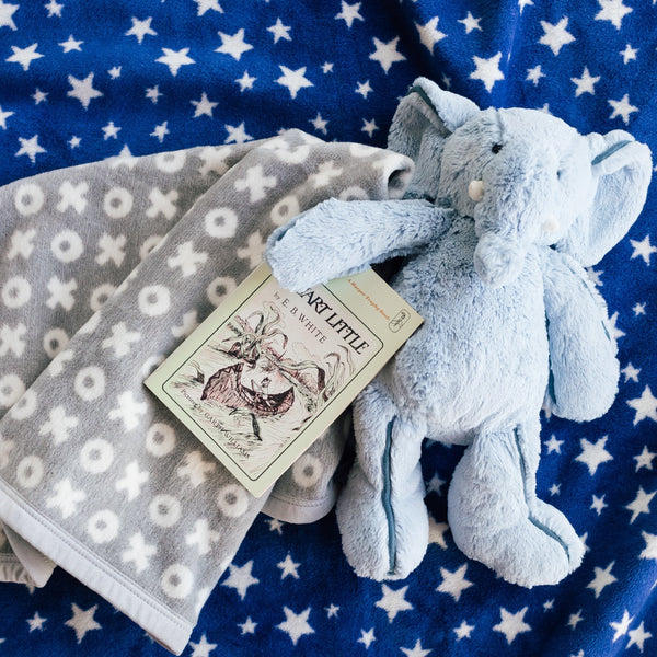 HUGS & KISSES MINI BLANKET