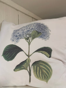 Hydrangea indoor/outdoor pillow